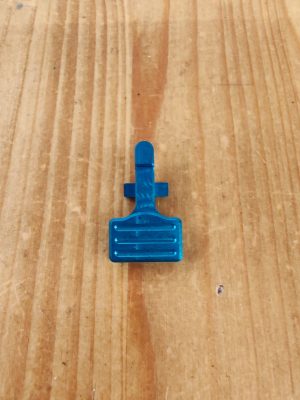 RETROARMS BOLT CATCH CNC AR15 TIPO B BLU (RA-6863)